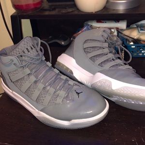 Air jordan aura men’s basketball shoes size 12